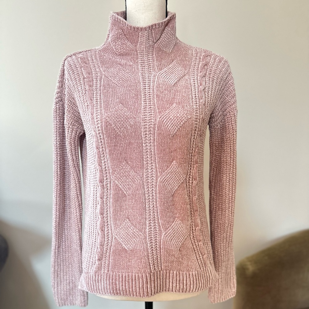 Light pink/mauve turtleneck sweater